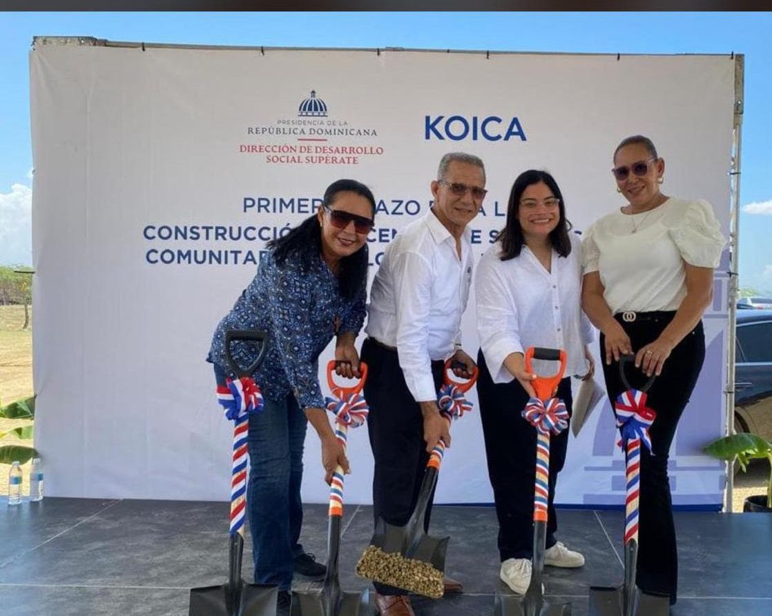 Primer picazo para construir el Centro de Superación Comunitaria en Hatillo Palma